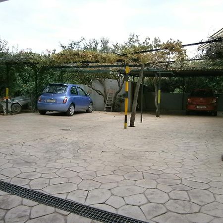 Antonios Rooms Akráta Buitenkant foto