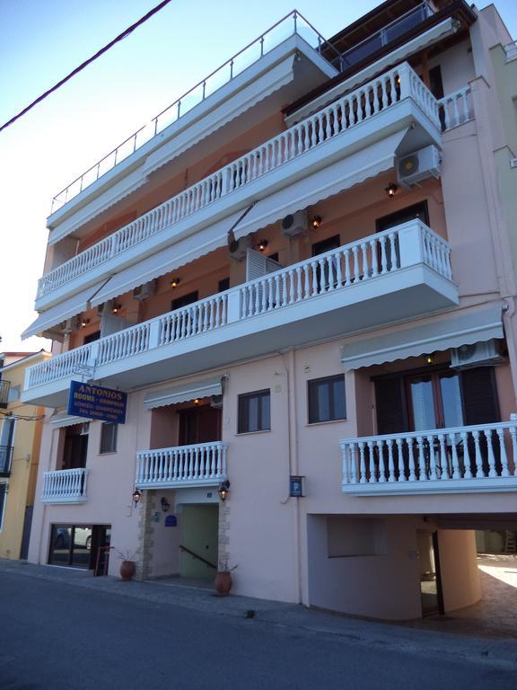 Antonios Rooms Akráta Buitenkant foto