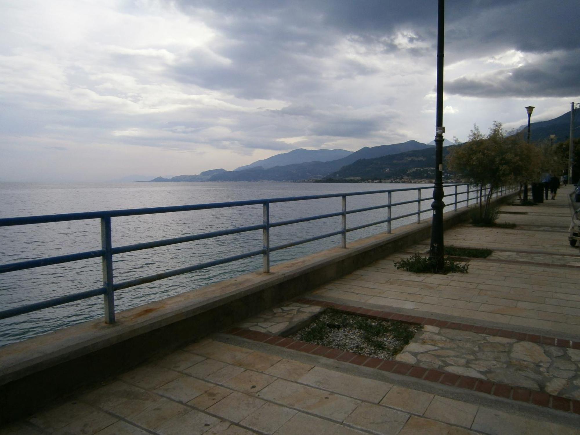 Antonios Rooms Akráta Buitenkant foto