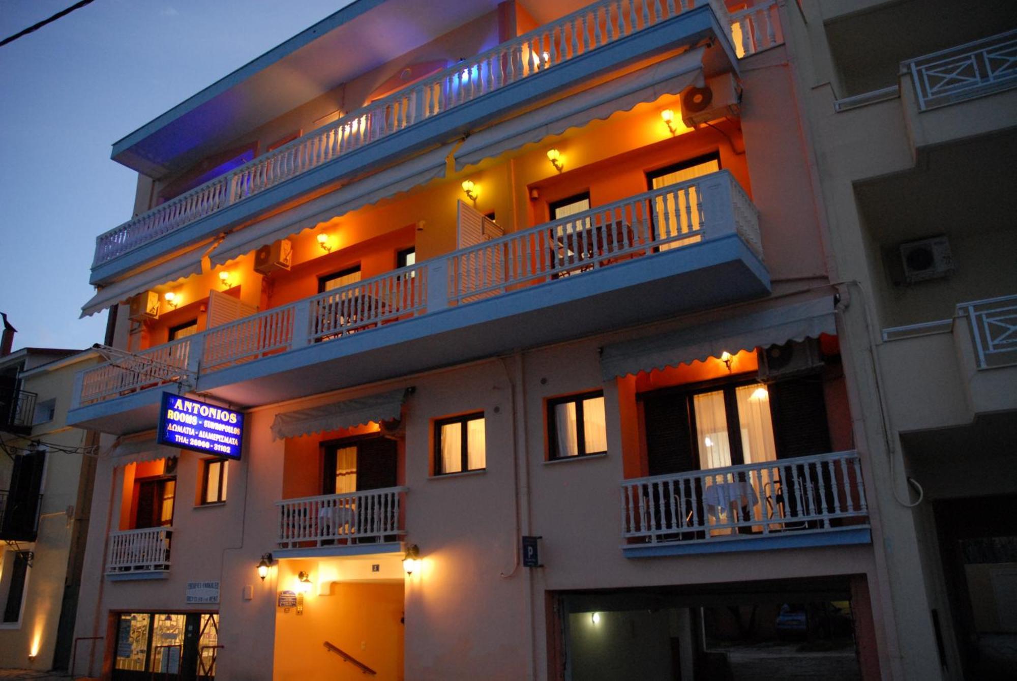 Antonios Rooms Akráta Buitenkant foto